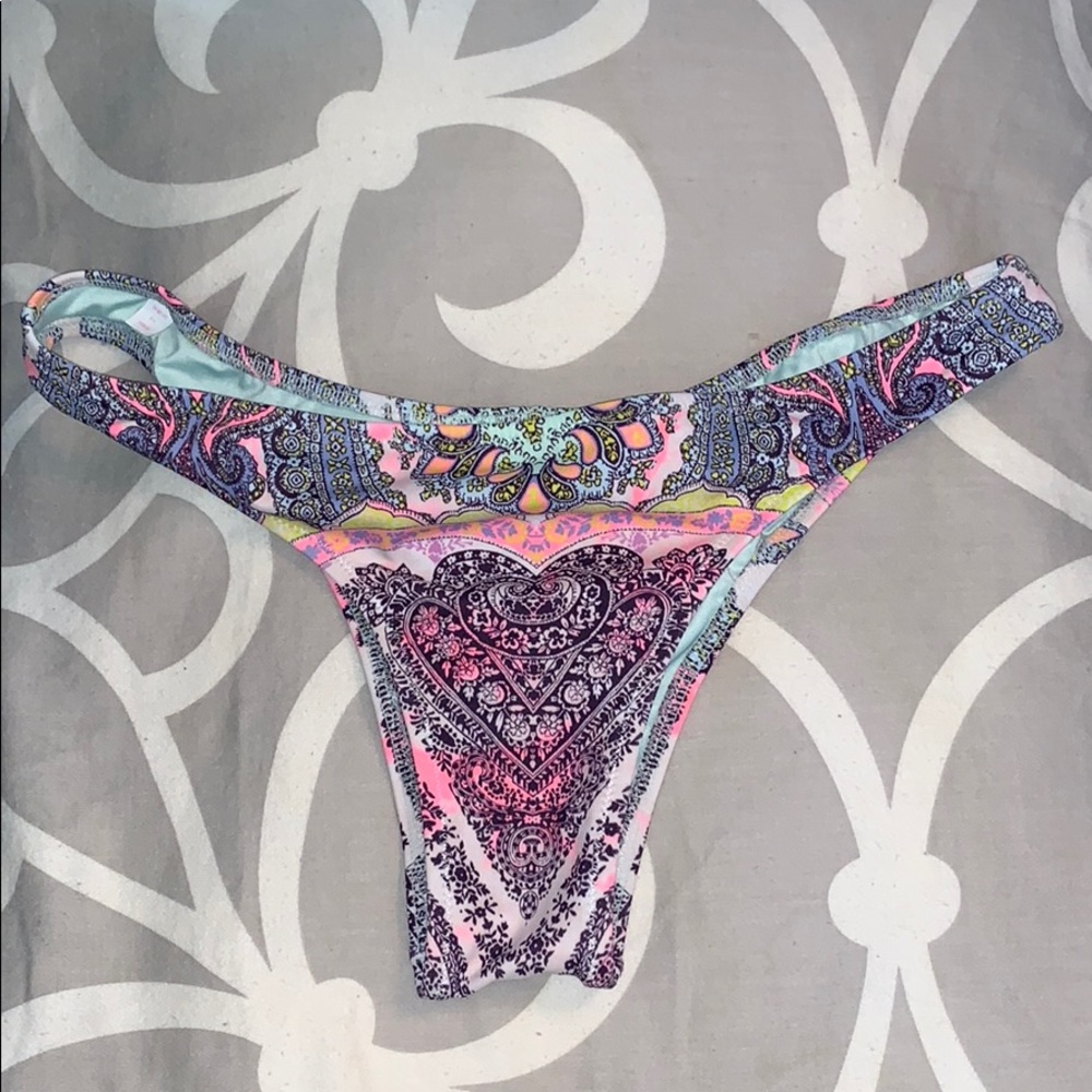 Paisley VS Bikini Bottoms